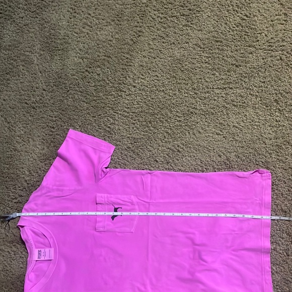 Ladies Pink Victoria Secret short sleeve pocket t-shirt with dog on back Sz XS - Picture 9 of 9